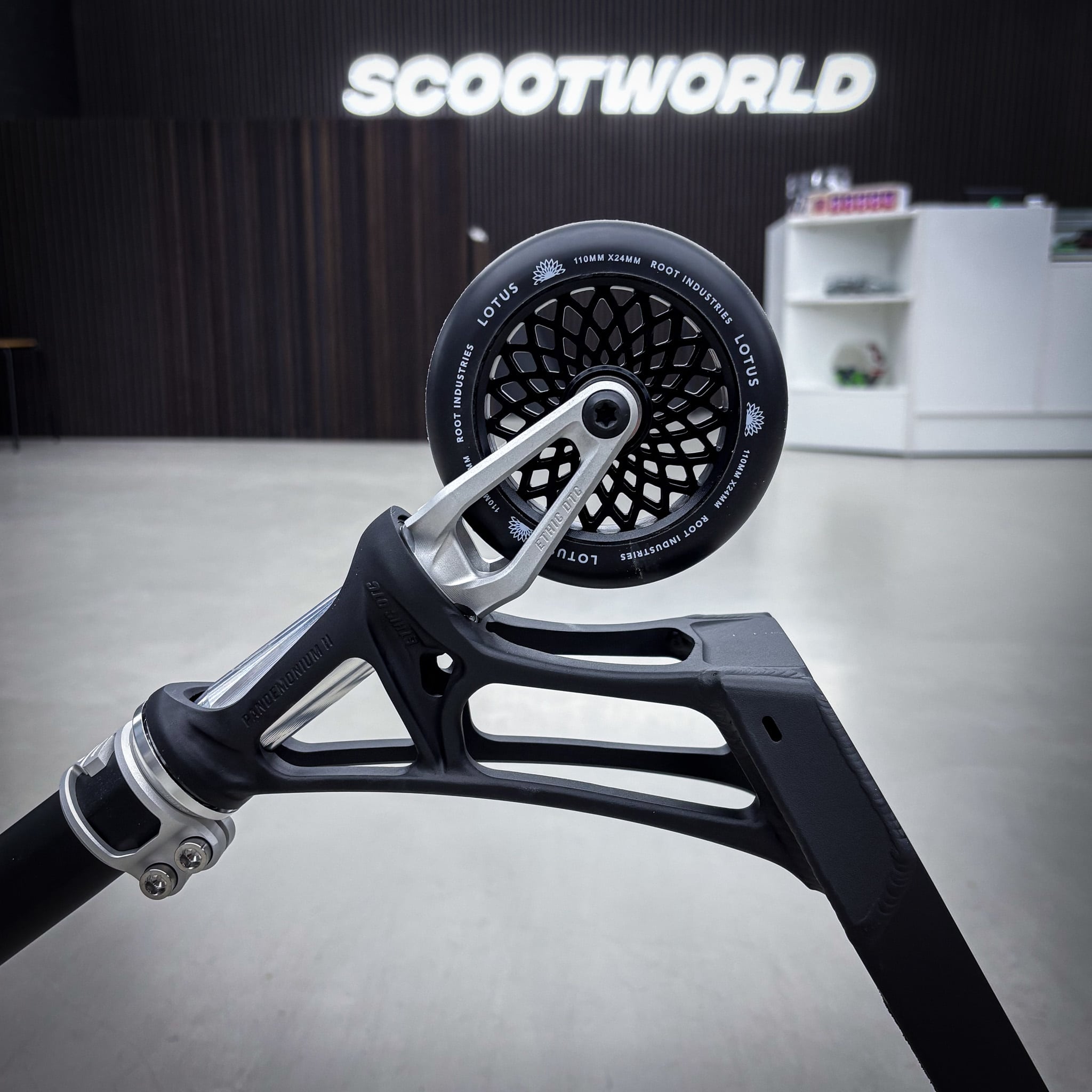 Ethic Lightweight Black Custom Build - Black-ScootWorld.dk