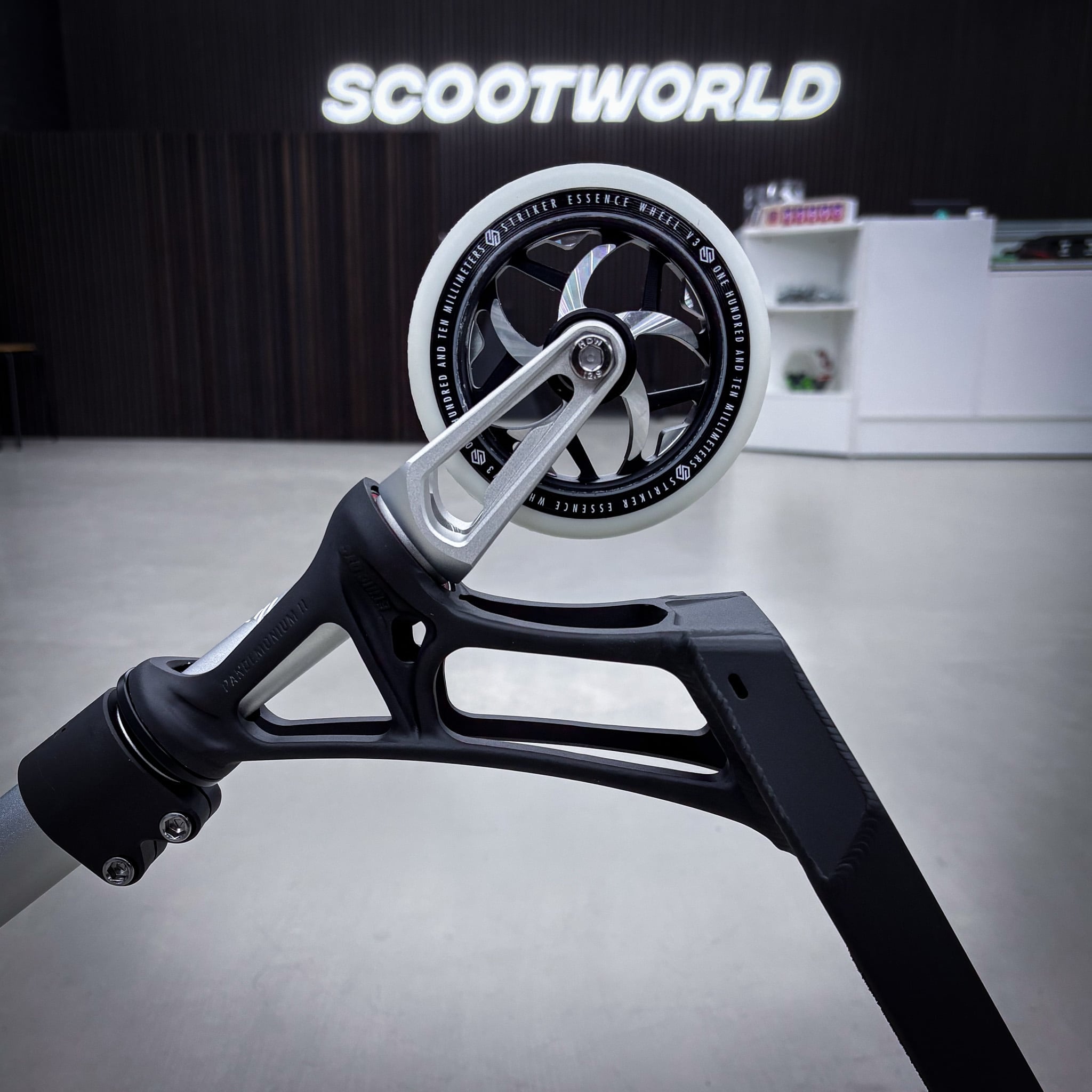 Striker Ethic Black/Silver Custom Build - Black/Silver-ScootWorld.dk