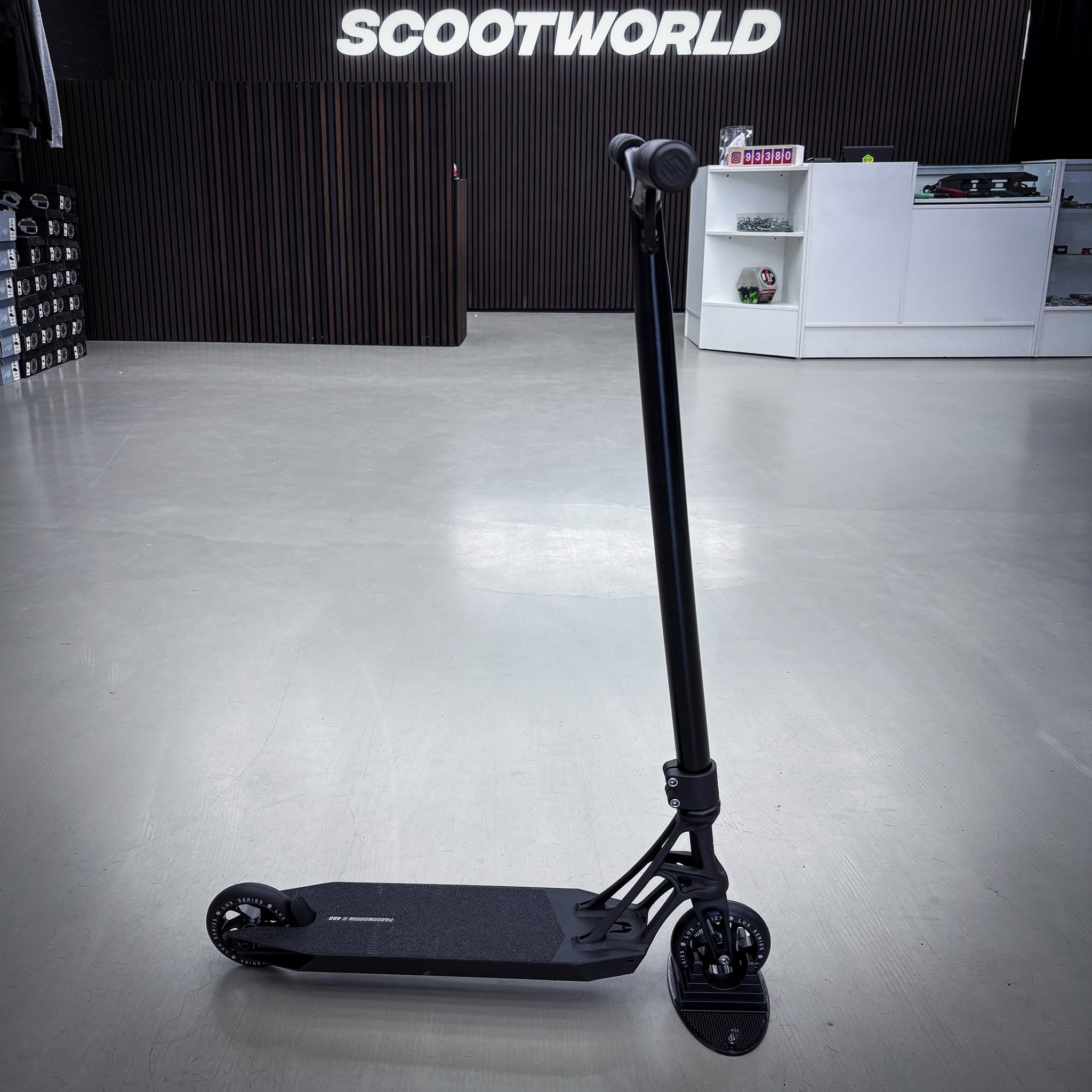 Striker Full Black Custom Build - Black-ScootWorld.dk