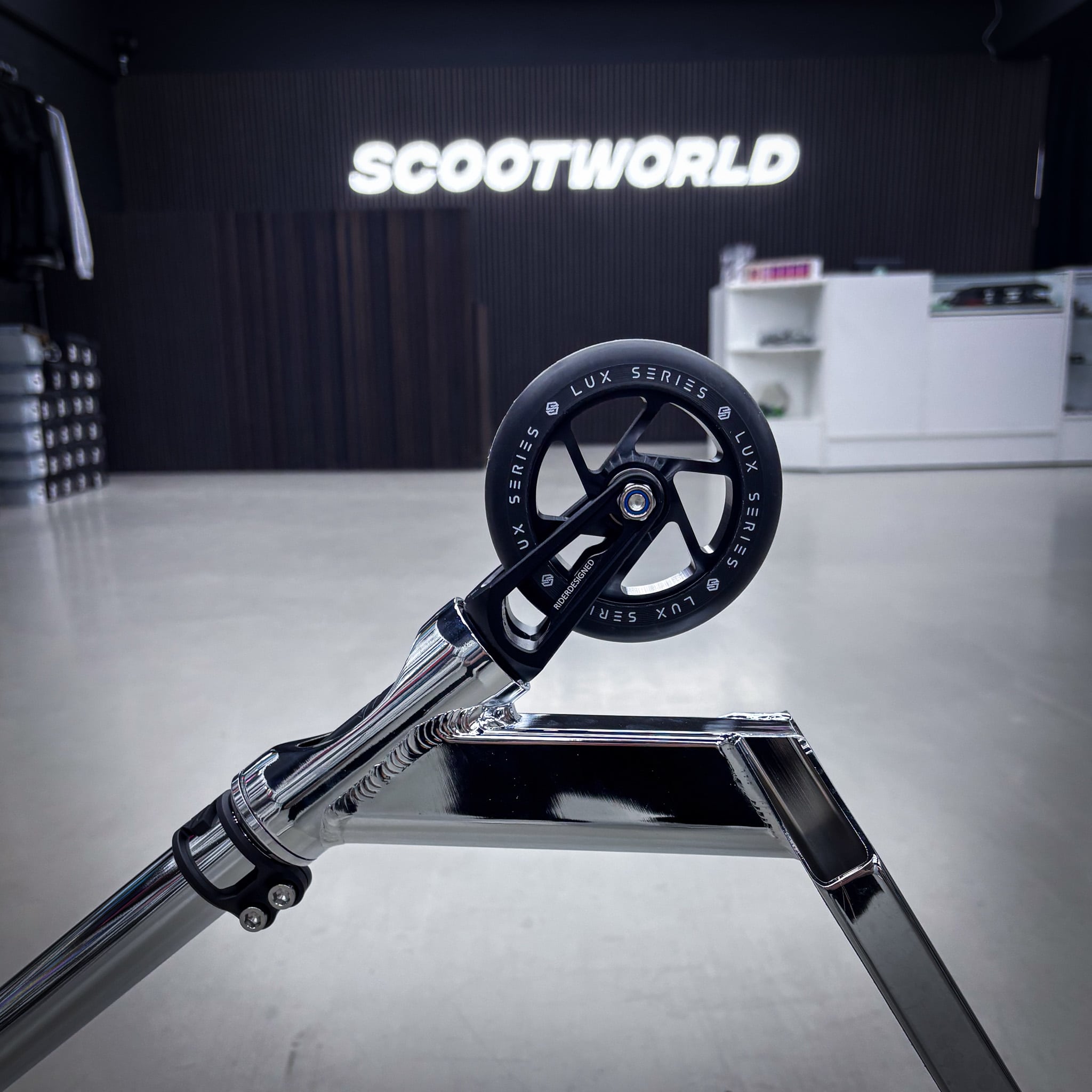 Striker Full Chrome Custom Build - Chrome-ScootWorld.dk