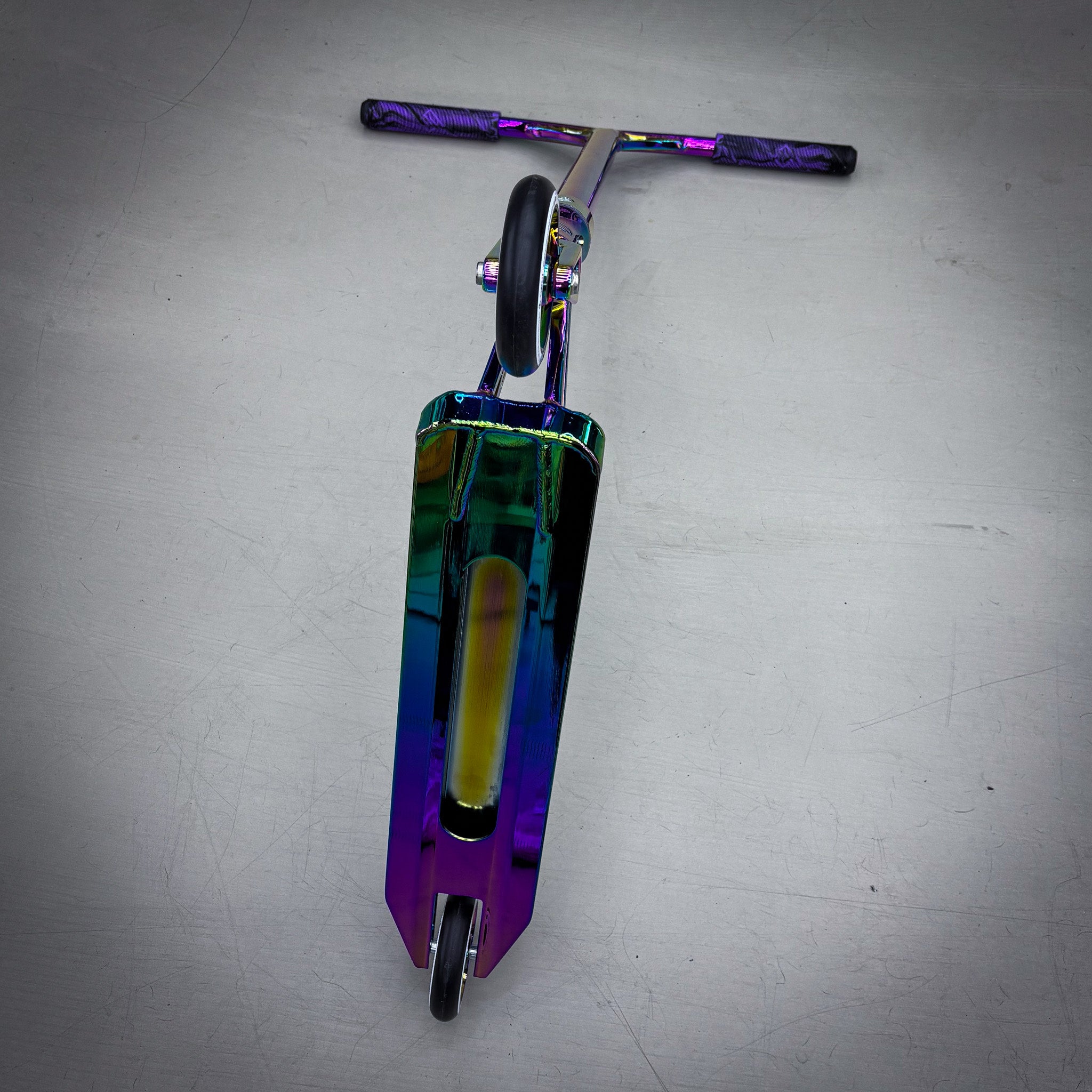 Striker Rainbow Custom Build - Rainbow-ScootWorld.dk