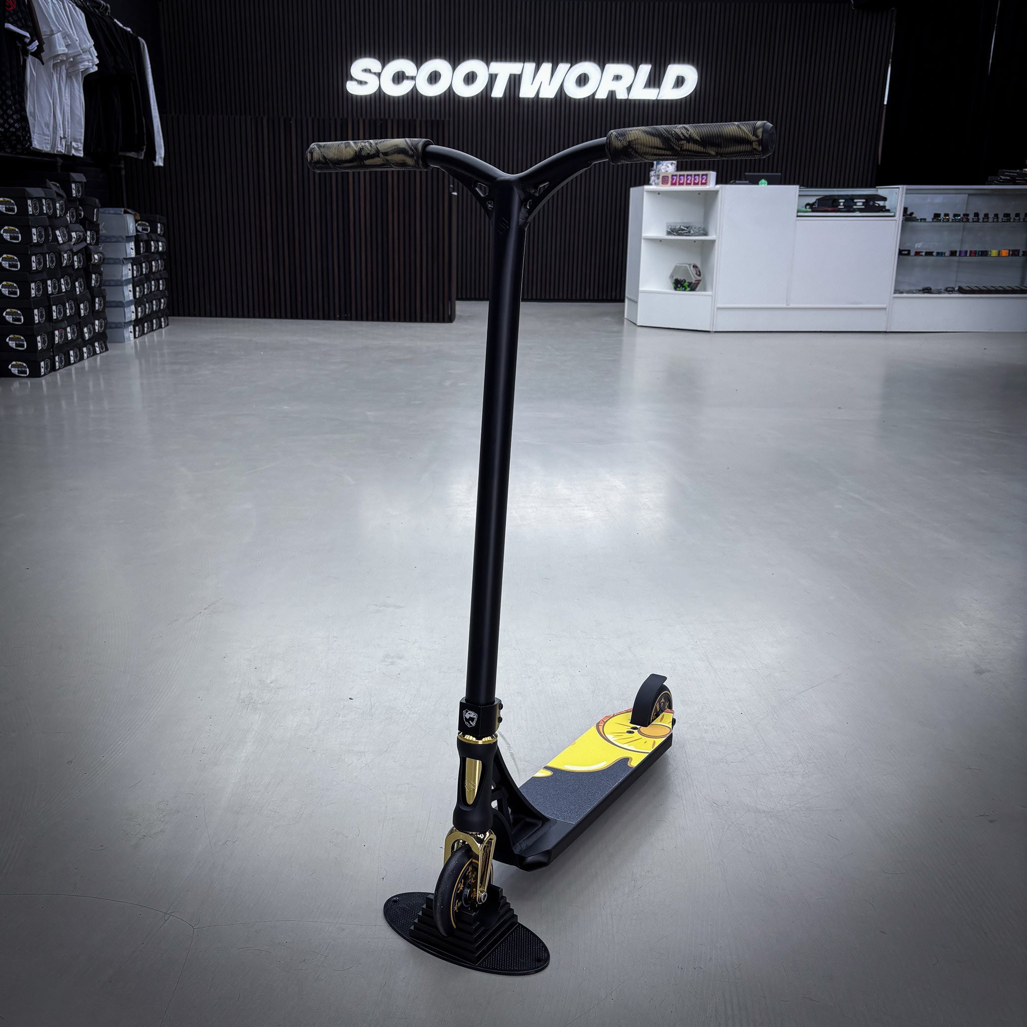 Striker Panda Freestyle Custom Build - Black/Gold/Yellow-ScootWorld.dk