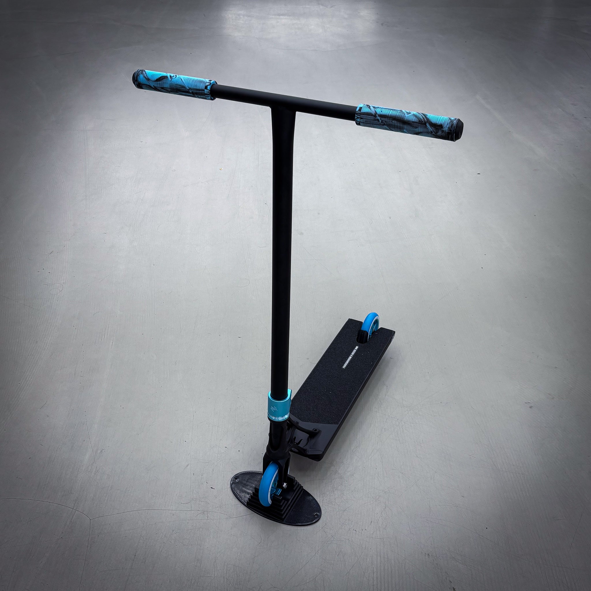 Striker Ethic 500mm BOXED Black Teal Custom Build - Black/Teal-ScootWorld.dk