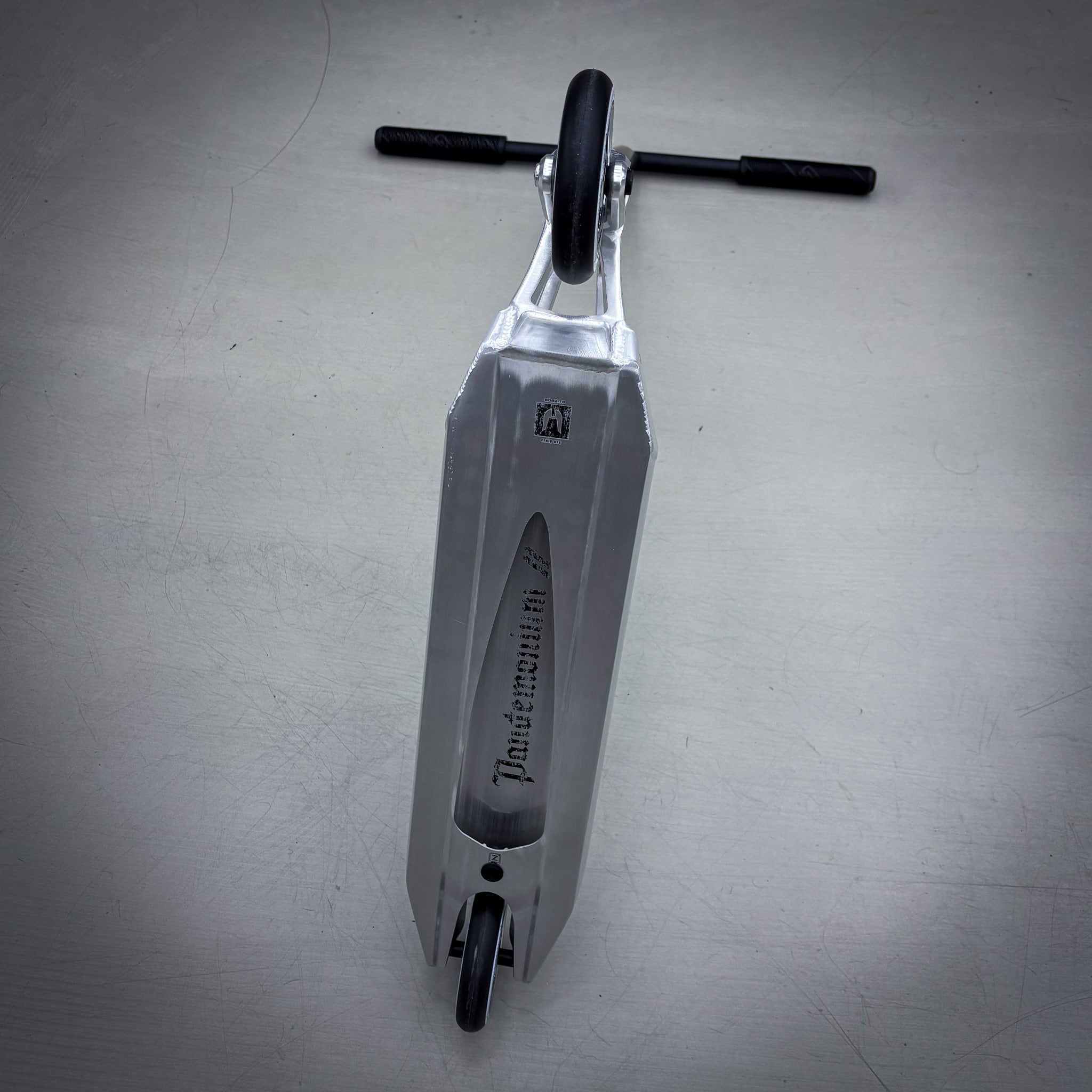 Striker Ethic 500mm Silver Black Custom Build - Silver/Black-ScootWorld.dk