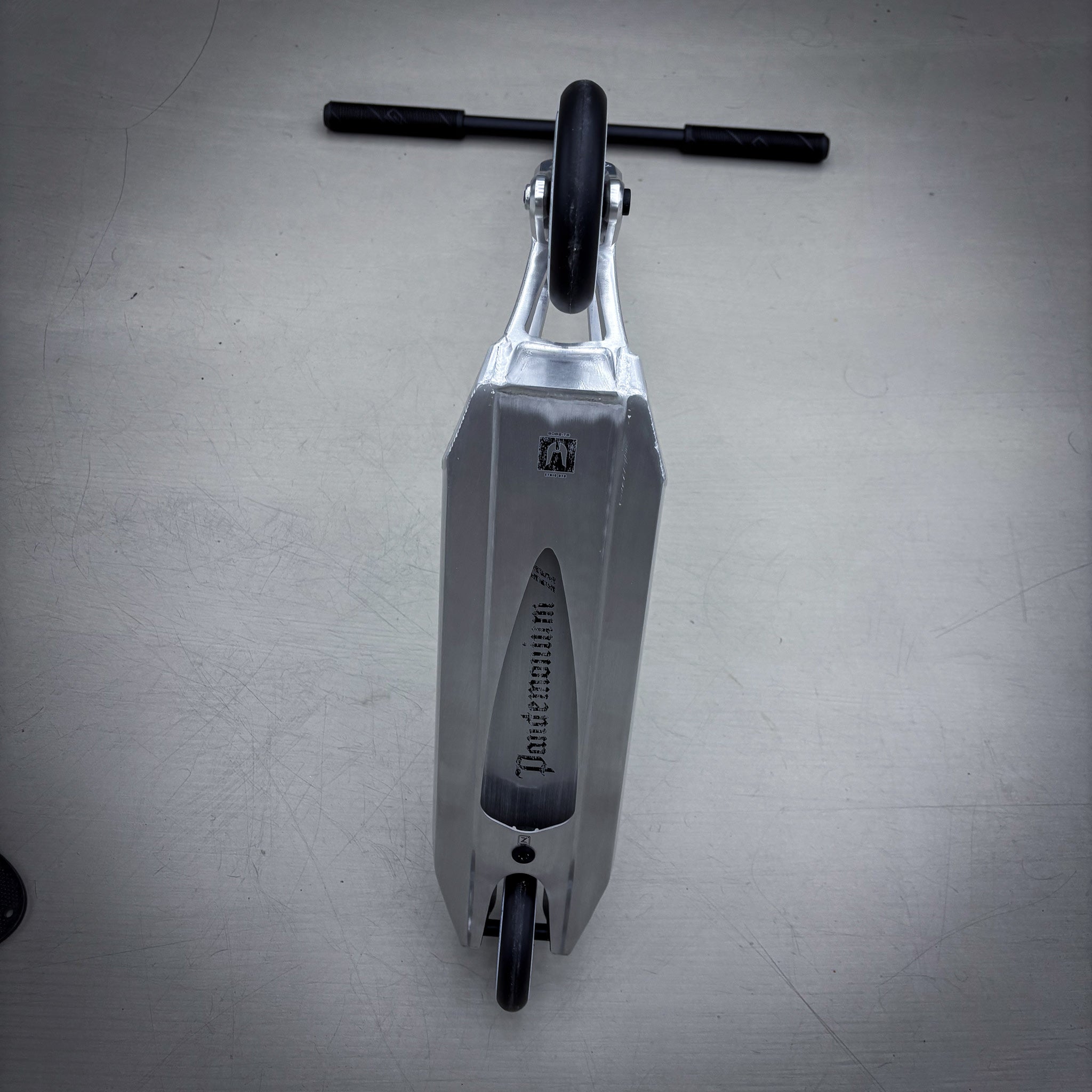 Striker Ethic 460mm Silver Black Custom Build - Silver/Black-ScootWorld.dk