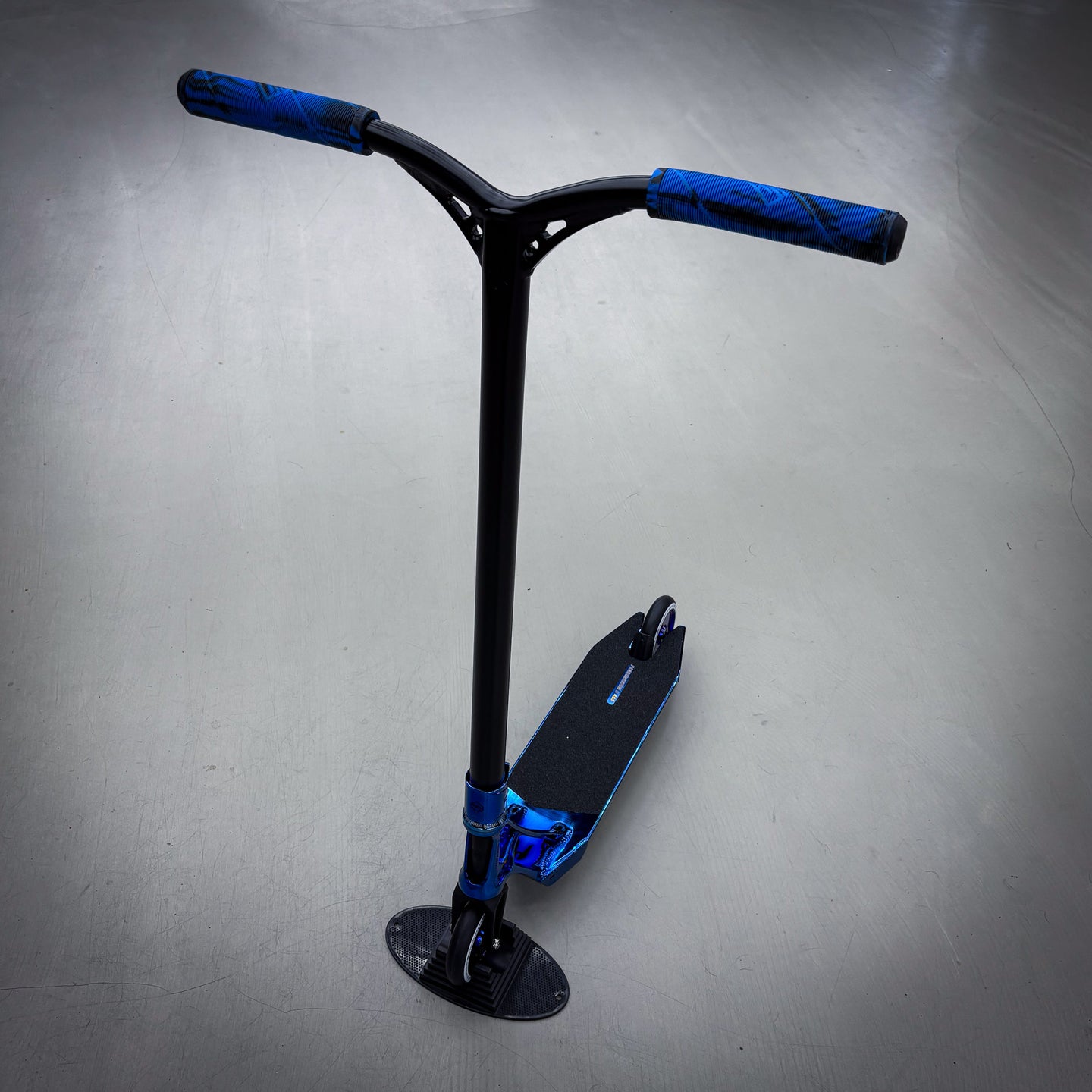 Striker Ethic Chrome Blue Custom Build - Blue/Black-ScootWorld.dk