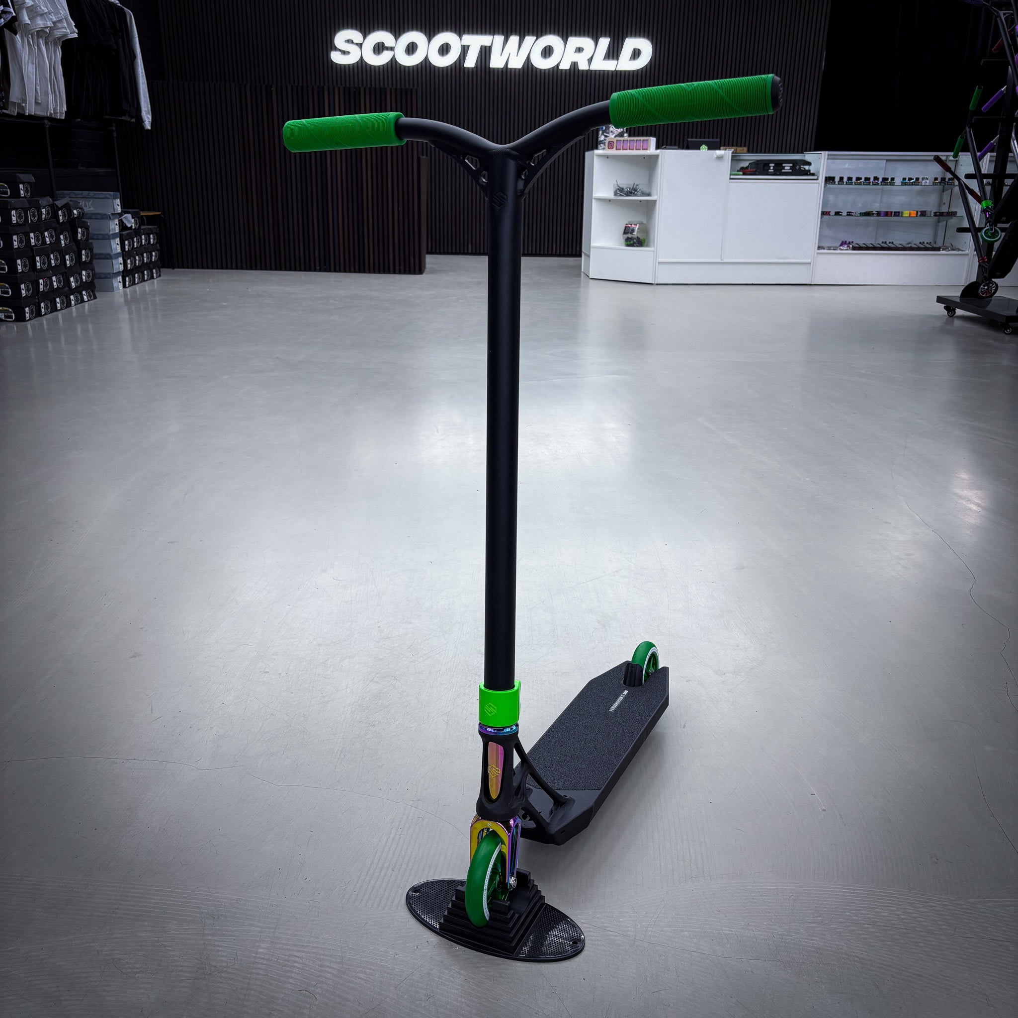 Striker Ethic Black/Green 500 Custom Build - Black/Green-ScootWorld.dk