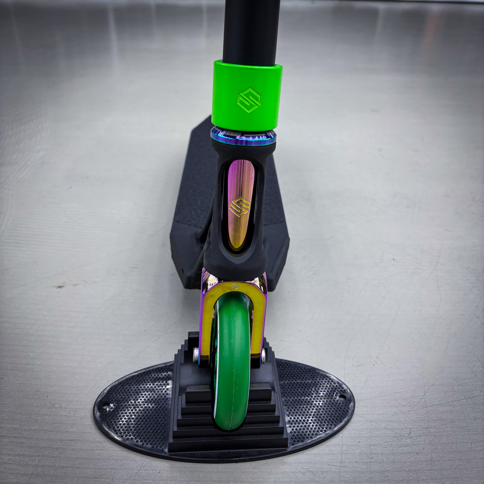 Striker Ethic Black/Green 500 Custom Build - Black/Green-ScootWorld.dk