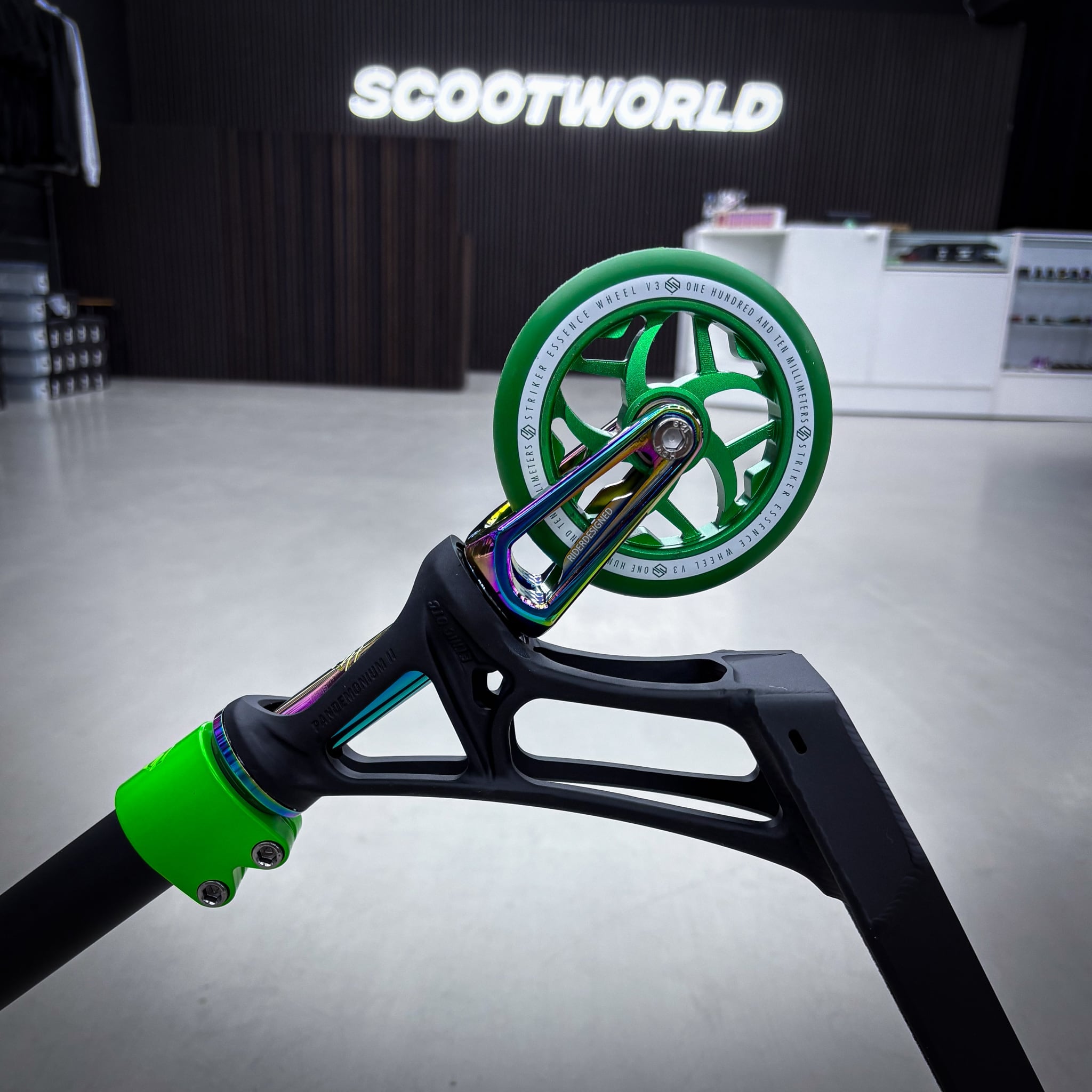Striker Ethic Black/Green 500 Custom Build - Black/Green-ScootWorld.dk